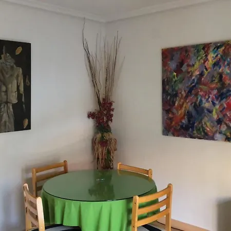 Vut Tomas Luis De Victoria Apartment *